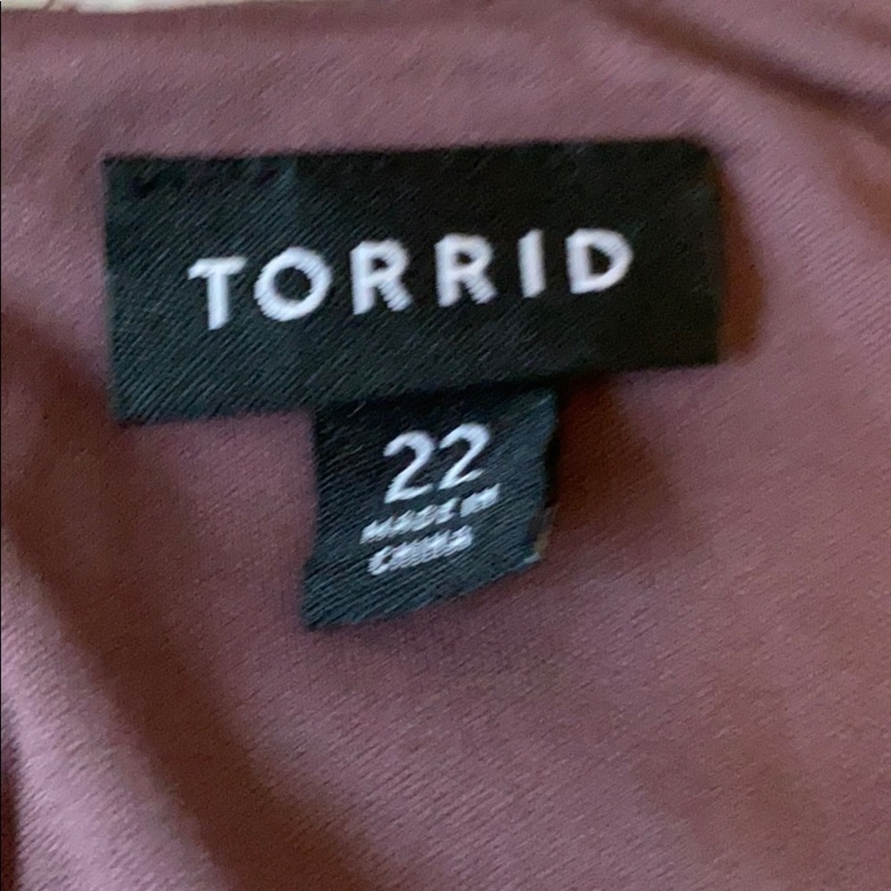 Torrid Mauve scuba lace textured  peplum dress 22 - Picture 4 of 7